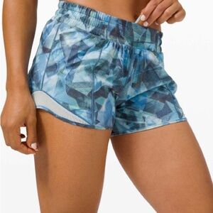 Lululemon Hotty Hot Short II *Long 4"
City Shadow Alpine White Multi / Blue Glow